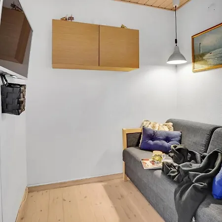2 Bedroom Beautiful In Hébergement de vacances
