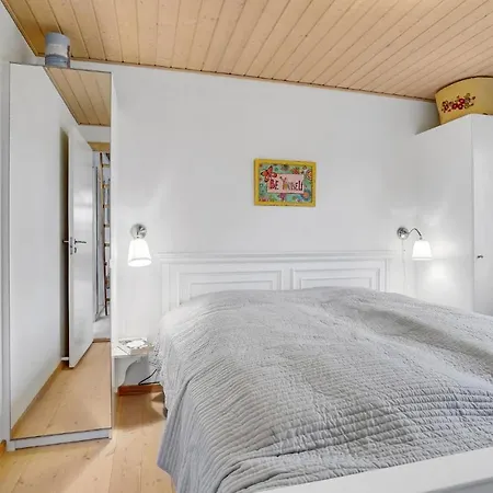2 Bedroom Beautiful In Hébergement de vacances Kerteminde