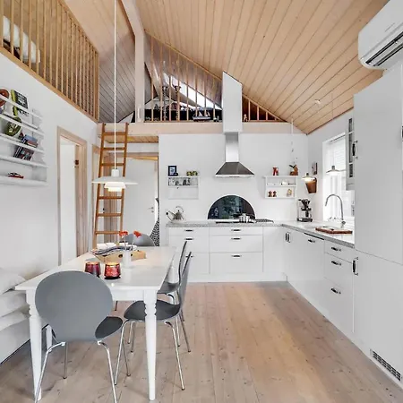 2 Bedroom Beautiful In Hébergement de vacances Kerteminde